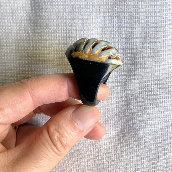 Vintage Hand Carved Bovine Horn Chunky Ring Size 7 Unisex - Picture 10 of 14